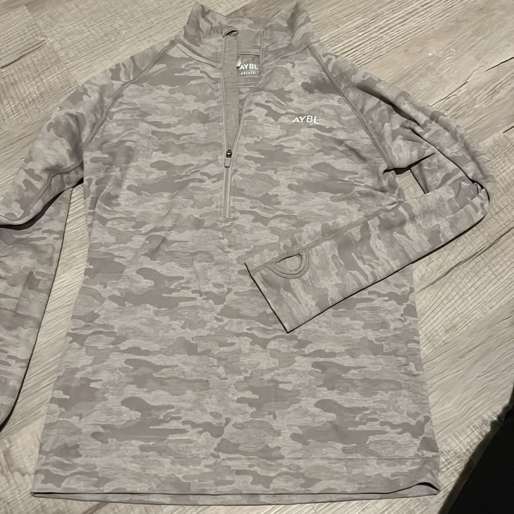 AYBL grey camo size large sculpt jacket